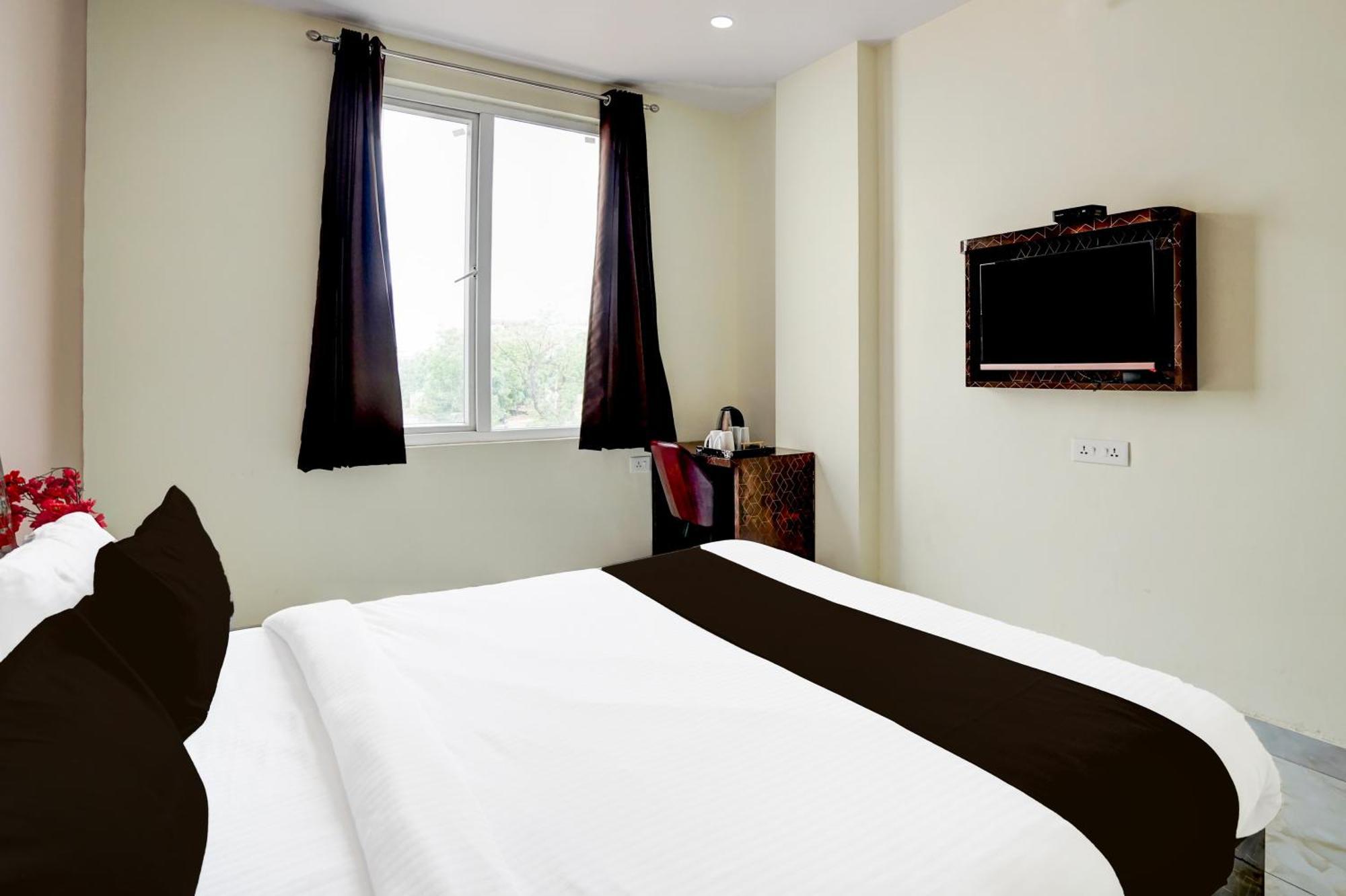 Super Townhouse Mansarovar Formerly Palm Tree Hotel